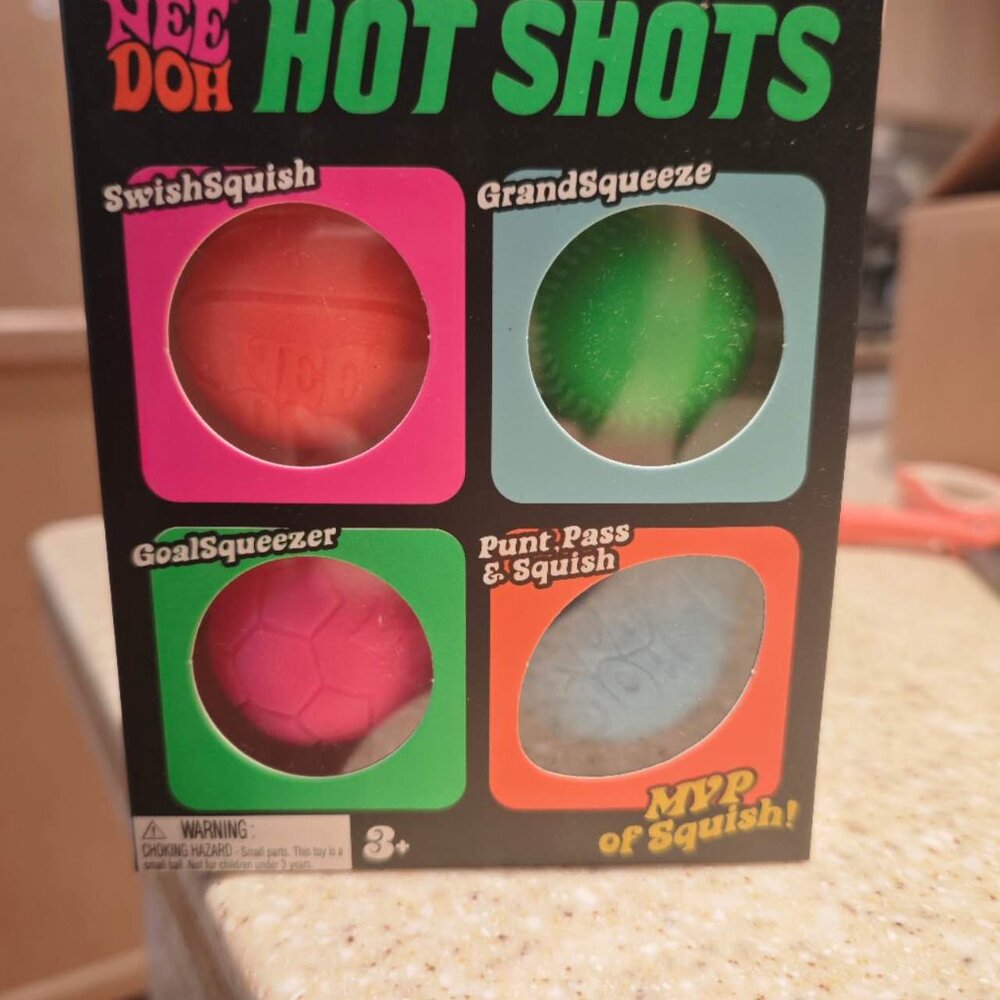 HOT SHOT TEENIE NEEDOH